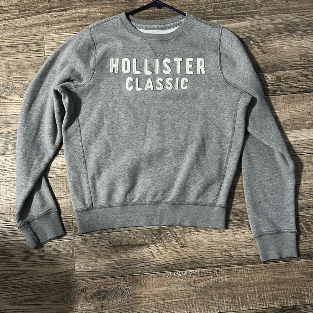 Men’s Hollister crewneck size XL